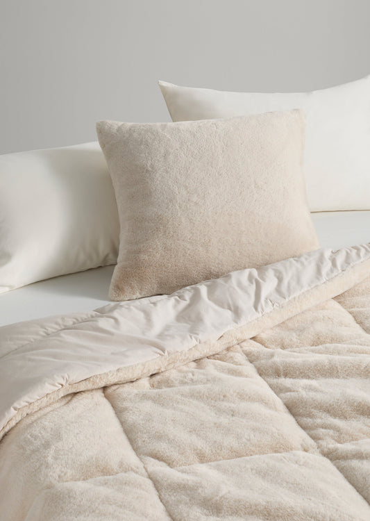 Tranquil- Faux Fur Throw