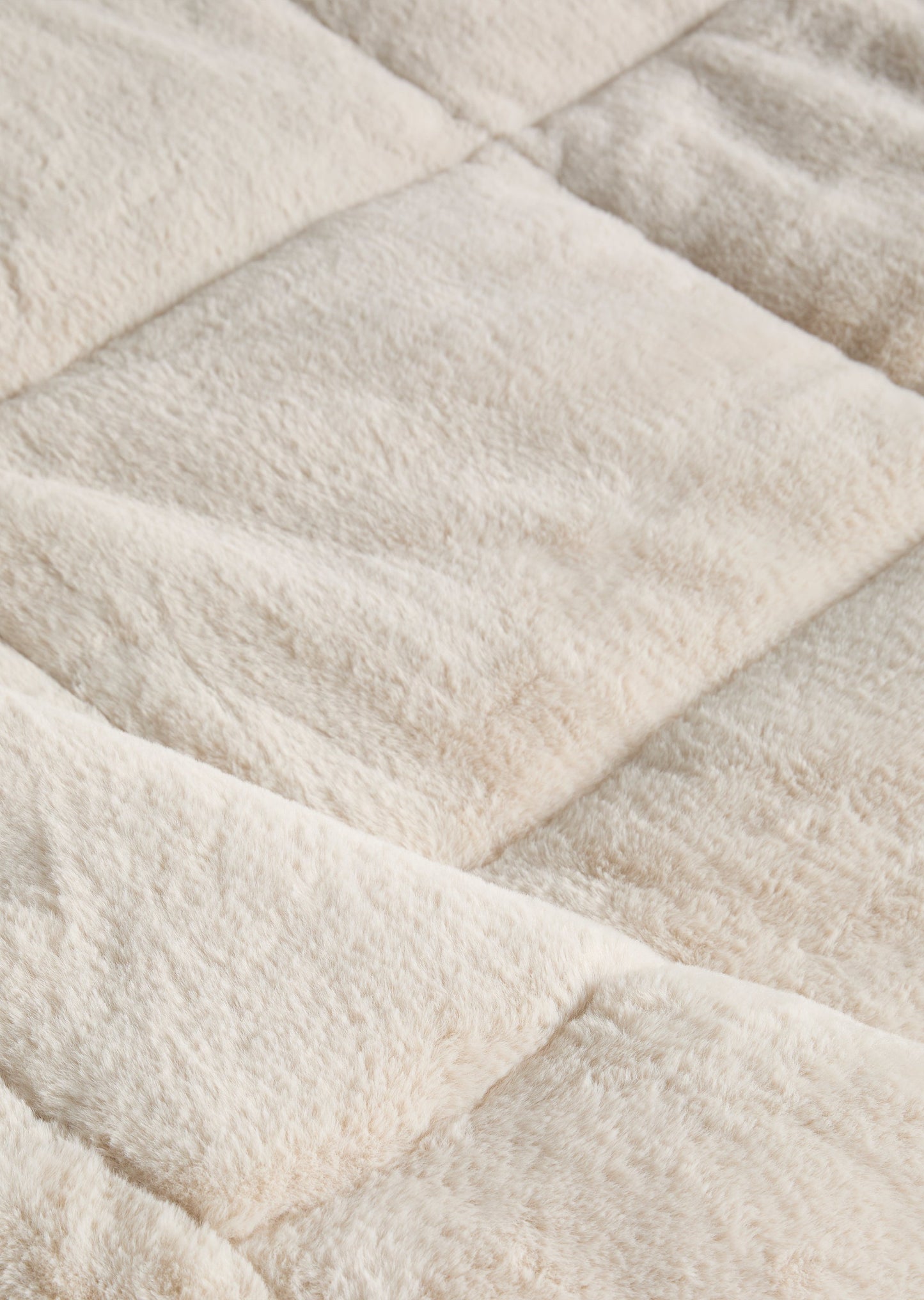 Tranquil- Faux Fur Throw