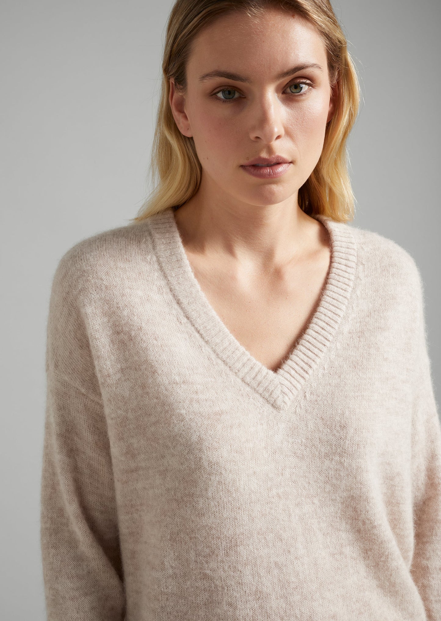 Mellow- V Neck Sweater
