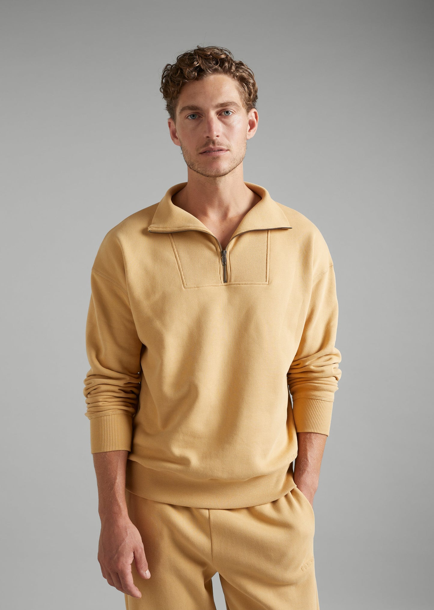 Relax- Zip Sweatshirt