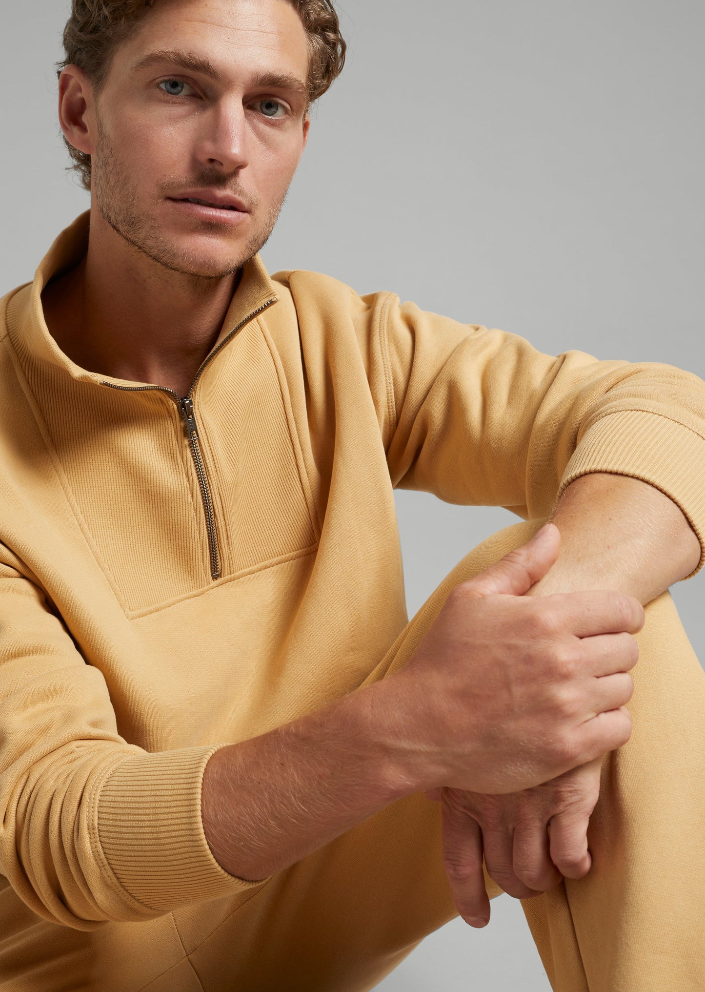 Relax- Zip Sweatshirt