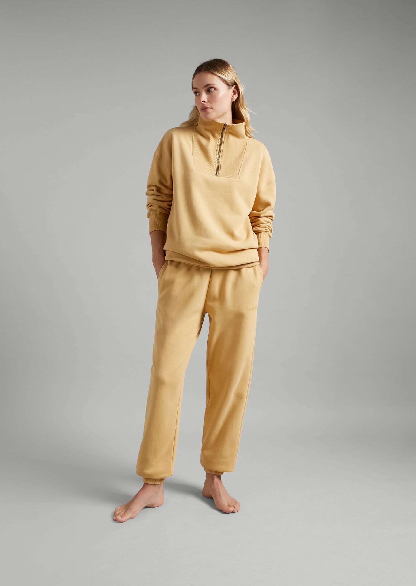 Relax- Zip Sweatshirt