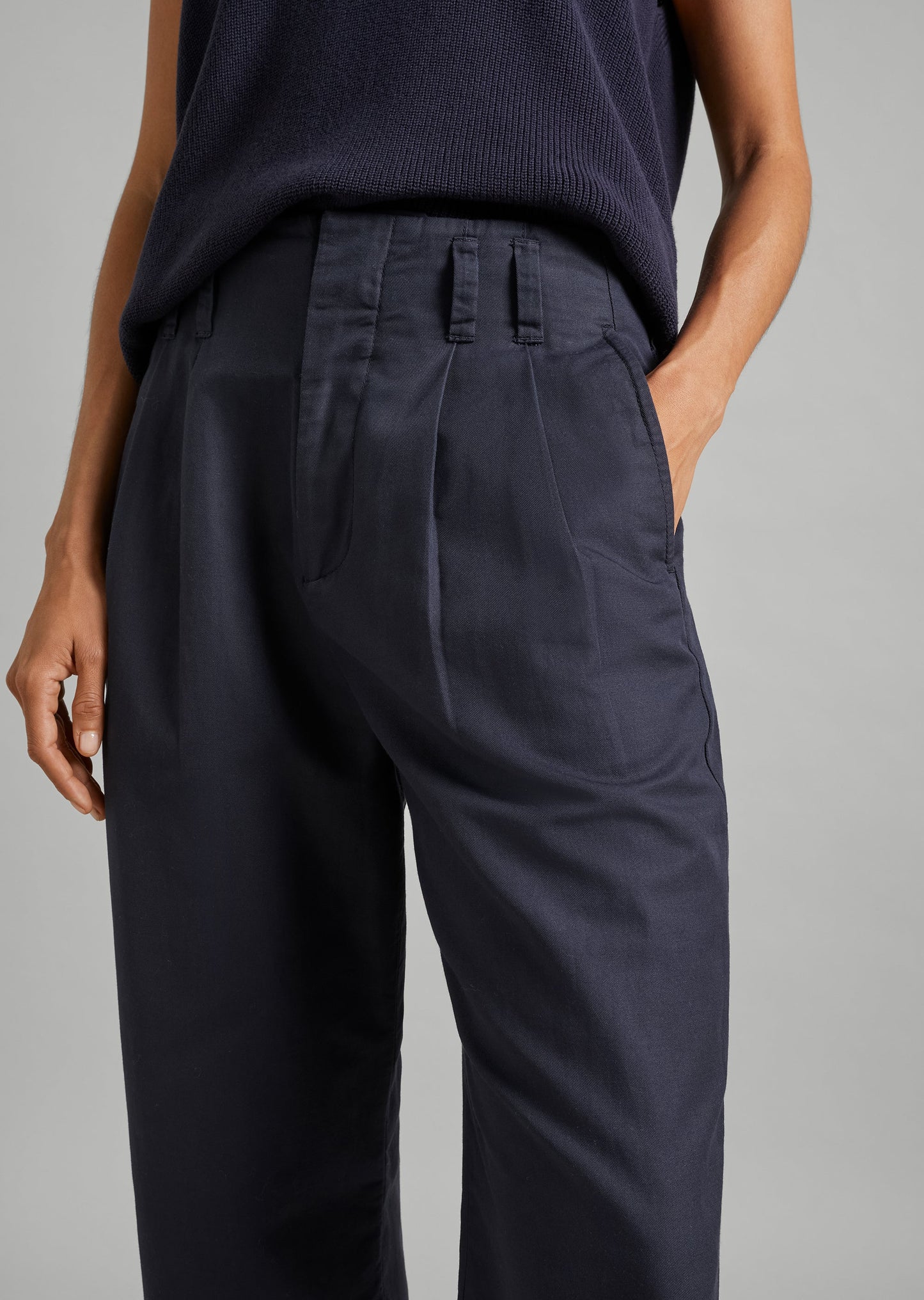 Pleat Front Pant