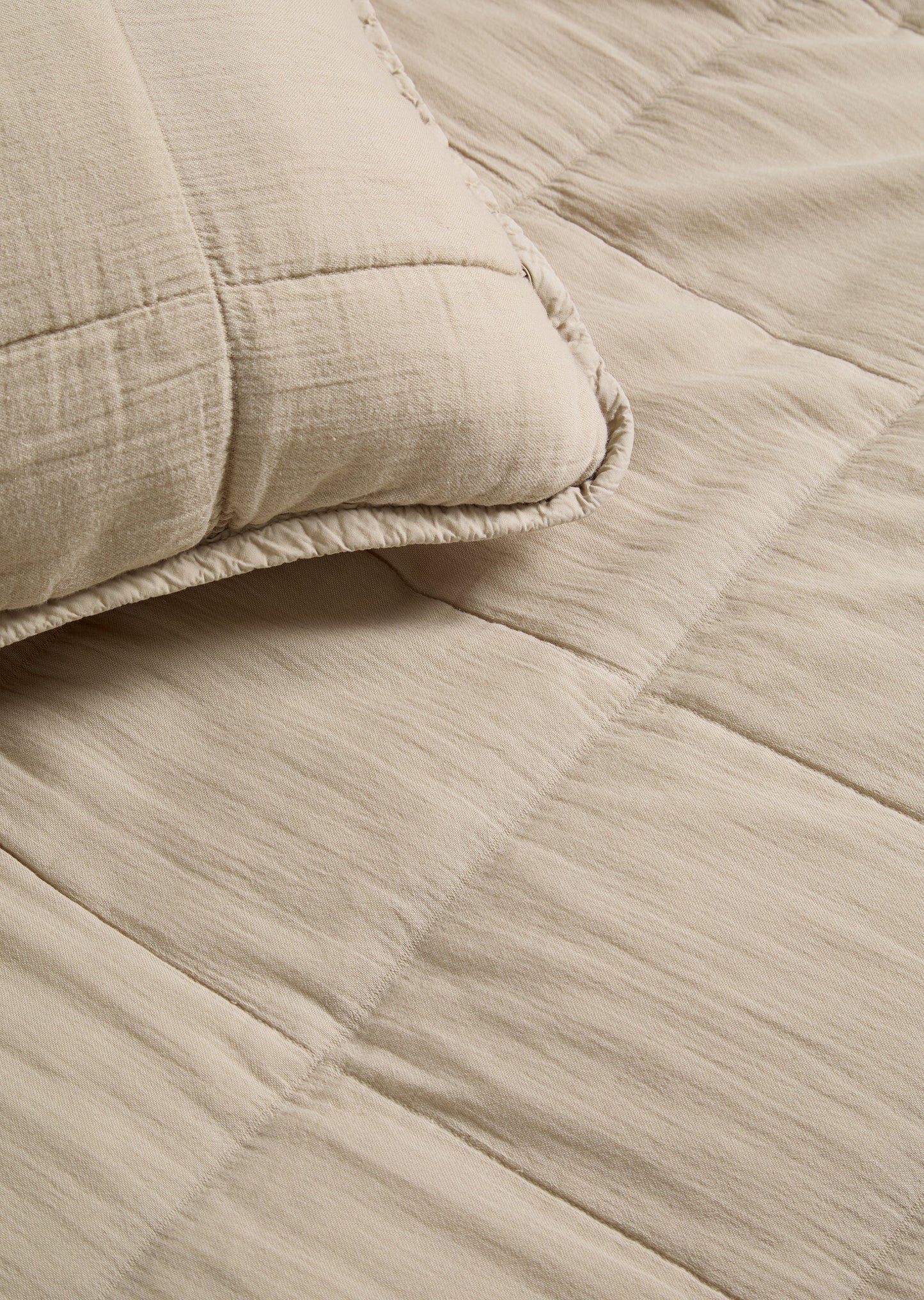 Quilted Coverlet Blanket