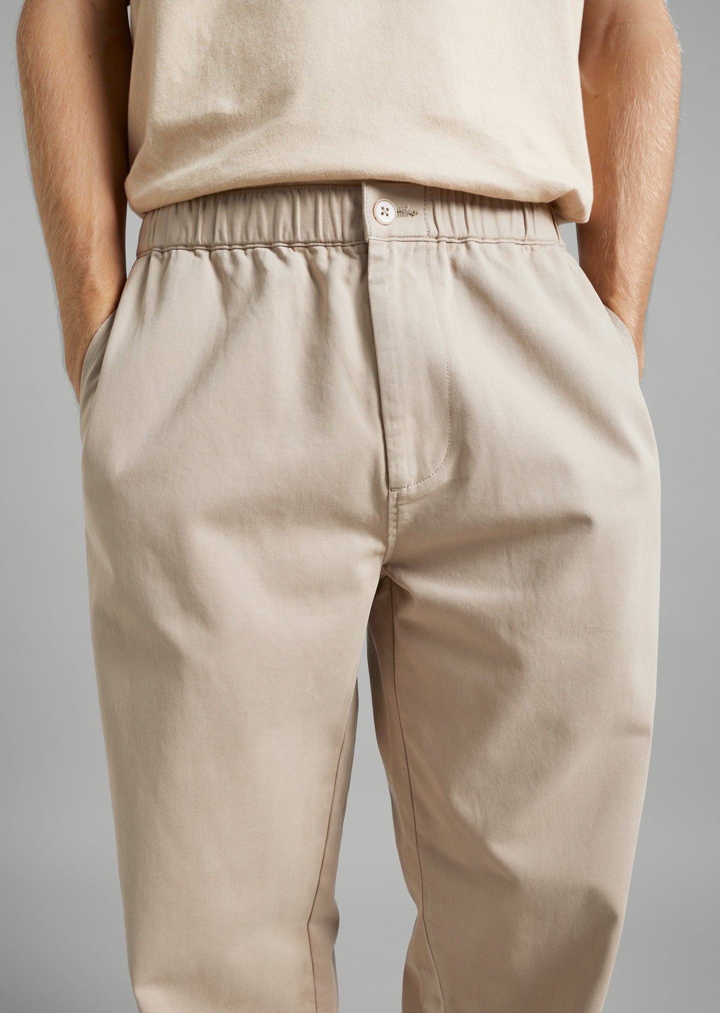Elastic Relaxed Chino Pant