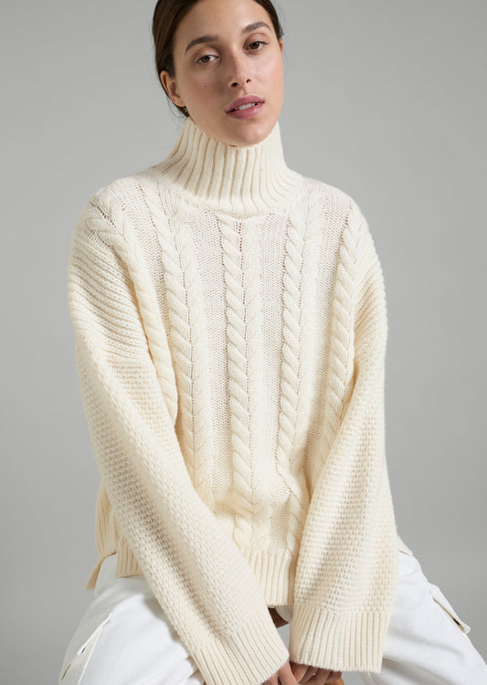 Cable Turtle Neck Knit